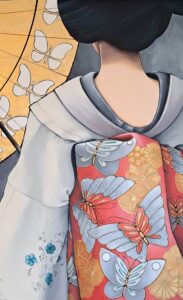 Tableau de peinture de geisha de dos avec son obi décor de papillons et son ombrelle feuille d’or réalisé par Nadine Lefeuve