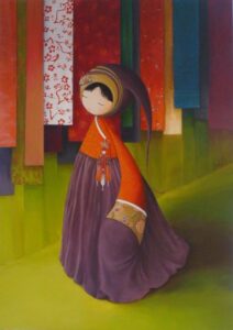 tableau coloré représentant un personnage appelé Poupir dans un vêtement traditionnel coréen déambulant dans une ruelle remplie de tentures à motifs et couleurs variés.
